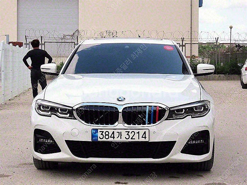 BMW 3시리즈 중고 BMW 중고 BMW 3시리즈 중고차 할부가능 2022년식 31,537km 320i M 스포츠 ...--0